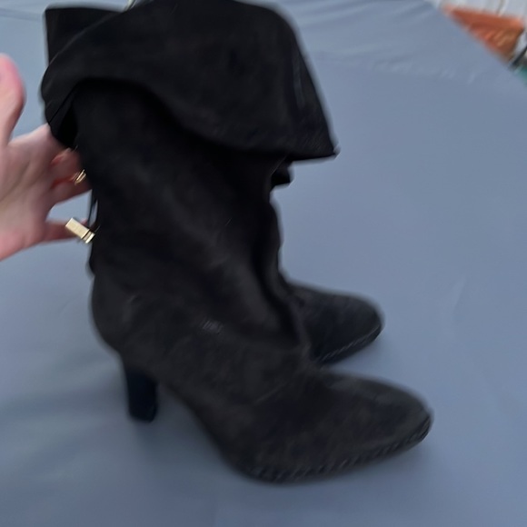 Hot Hollywood black suede boots in great condition can be one two ways - Picture 3 of 6